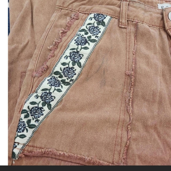 *SOLD*  POL boho patch pants size M - Picture 6 of 7